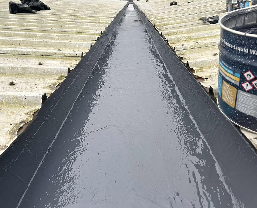 qualified commercial gutter reapir team